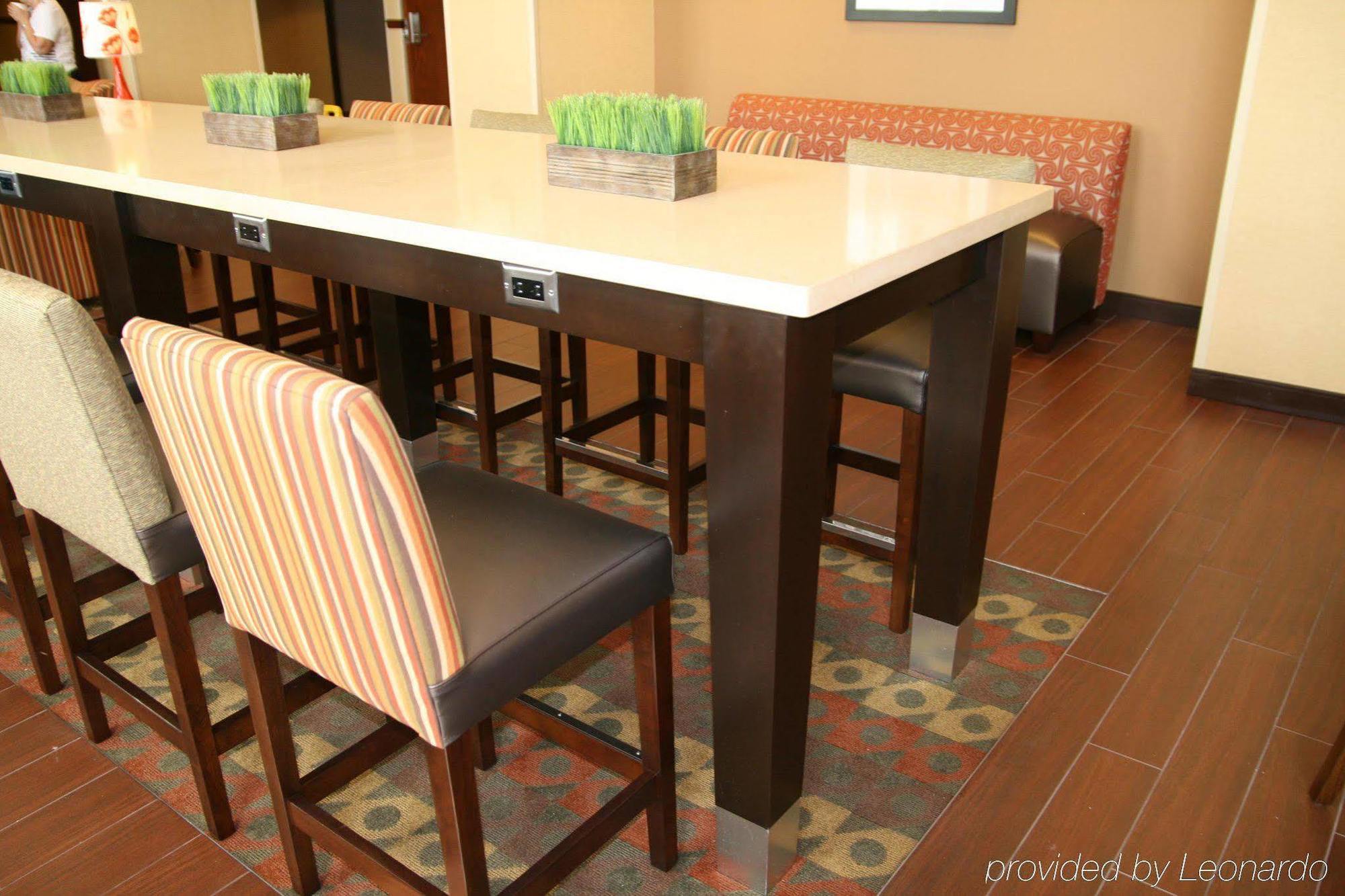Hampton Inn & Suites Oxford-Anniston Værelse billede